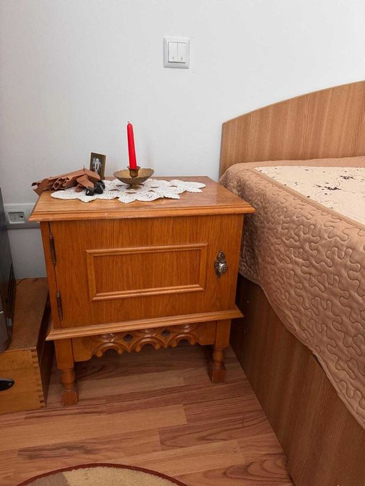 mobila lemn dormitor