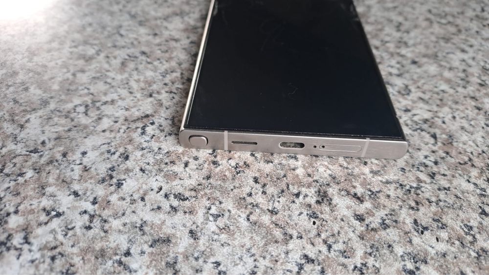 продается Samsung S24 Ultra