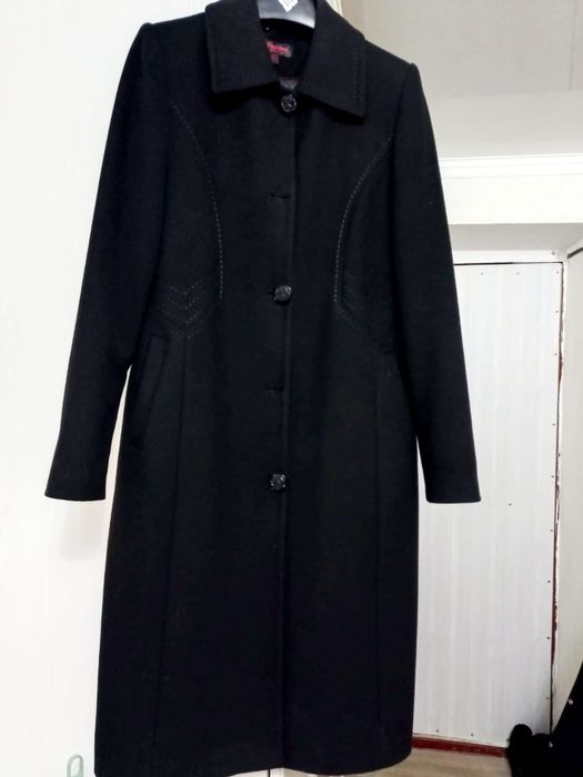 Продам  пальто осенние весна - осень