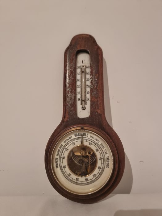 Barometru aneroid vintage cu termometru, lemn si alama, 32 cm