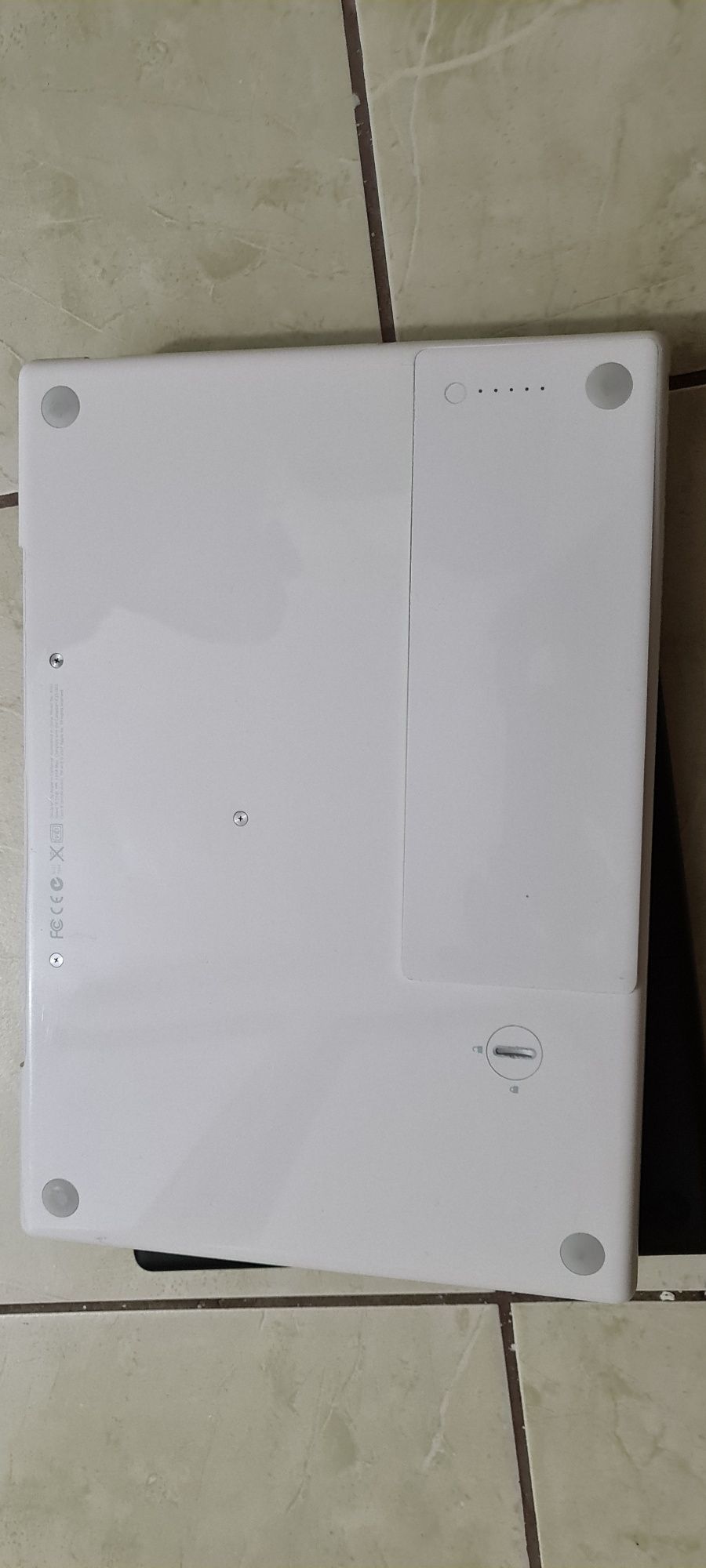 Laptop Apple MacBook A1181