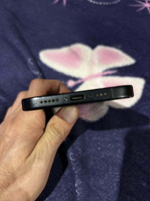 Iphone 16 cu 93% sanatate baterie