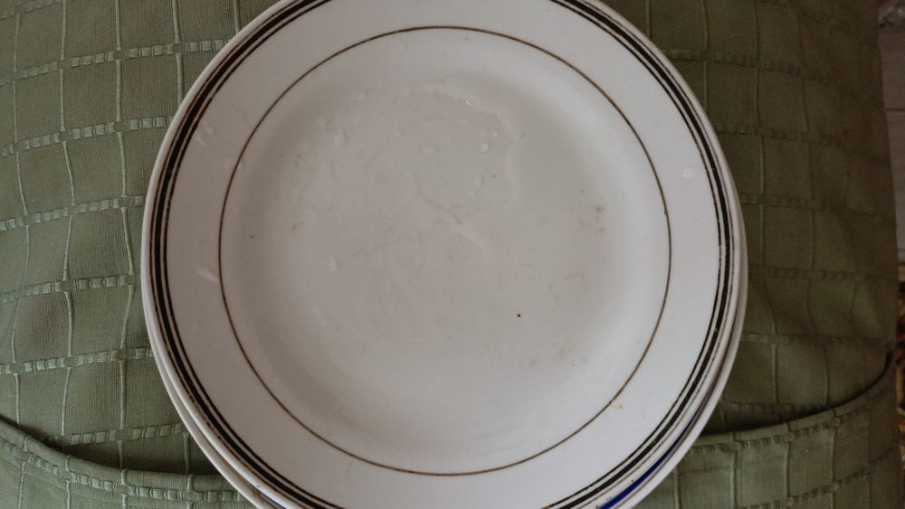 Продам тарелки разные