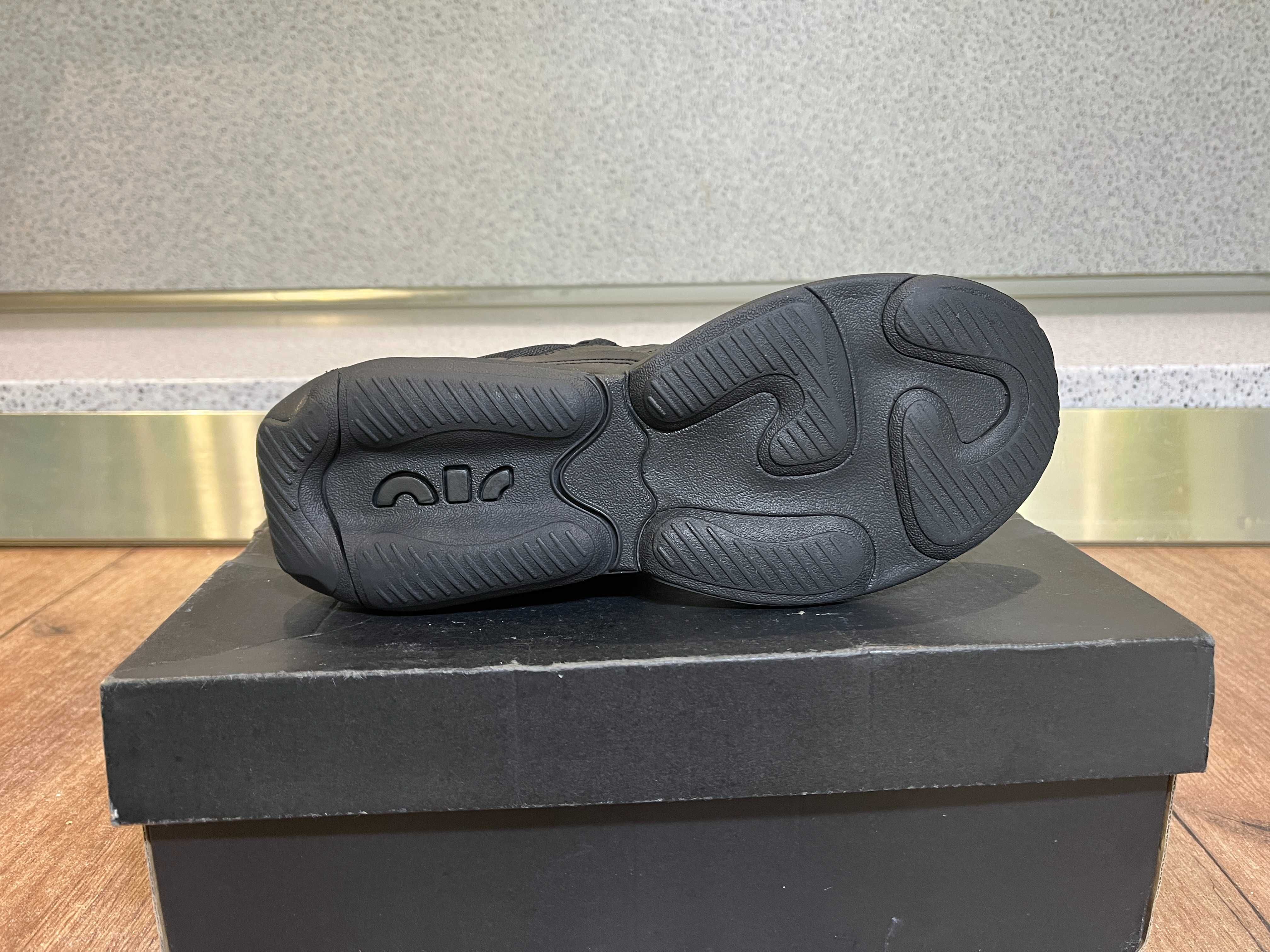 ОРИГИНАЛНИ *** Nike Air Max Verona / Triple Black