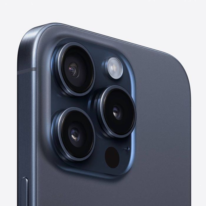 Продавам iPhone 15 Pro, 128 GB, закупен юни 2025 г.