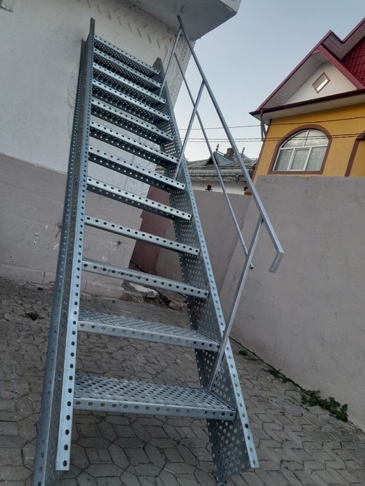 Scări metalice galvanizate la orice demisiune asiguram transport ori u