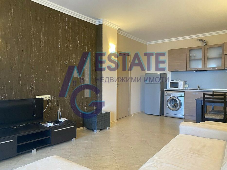 Двустаен апартамент на първа линия море в Царево