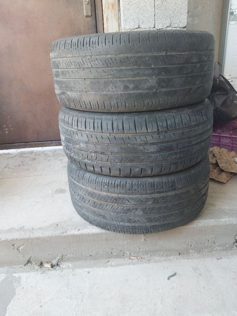 Шины 245 40 r19 в хорошем состоянии