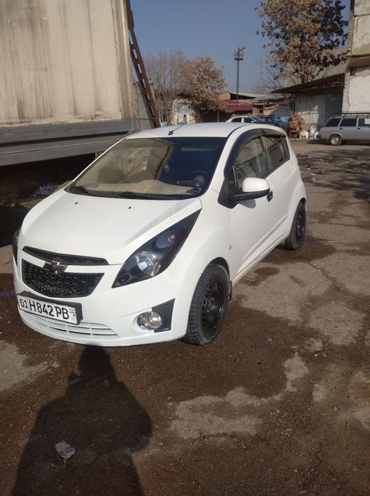 Spark rangi oq yili 2014 metan bor