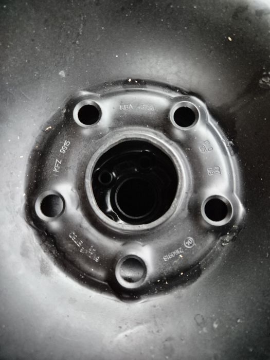 Vând jante+cauciucuri de Wv 5/112/16 Passat,Golf,Turan 205/55/16 M+S