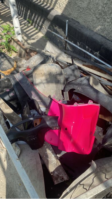 Продам пластик хонда дио 34-27 в хорошем состоянии