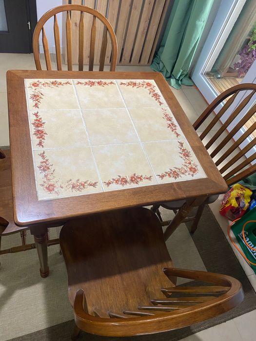 Masă diniNG bucatarie