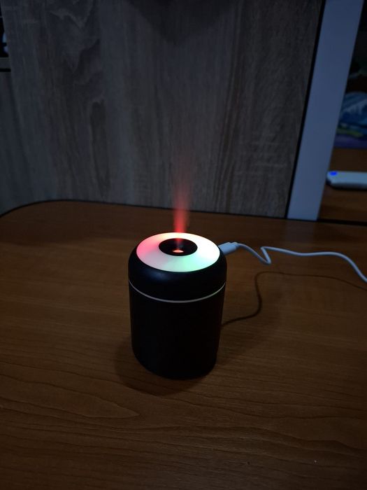 Umidificator Aromaterapie cu LED – Silențios, Perfect pentru Casă