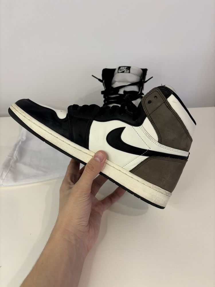 Jordan 1 Dark Mocha
