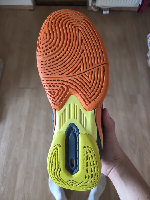 Papucii pentru sport in sala marimea 42marca Victor