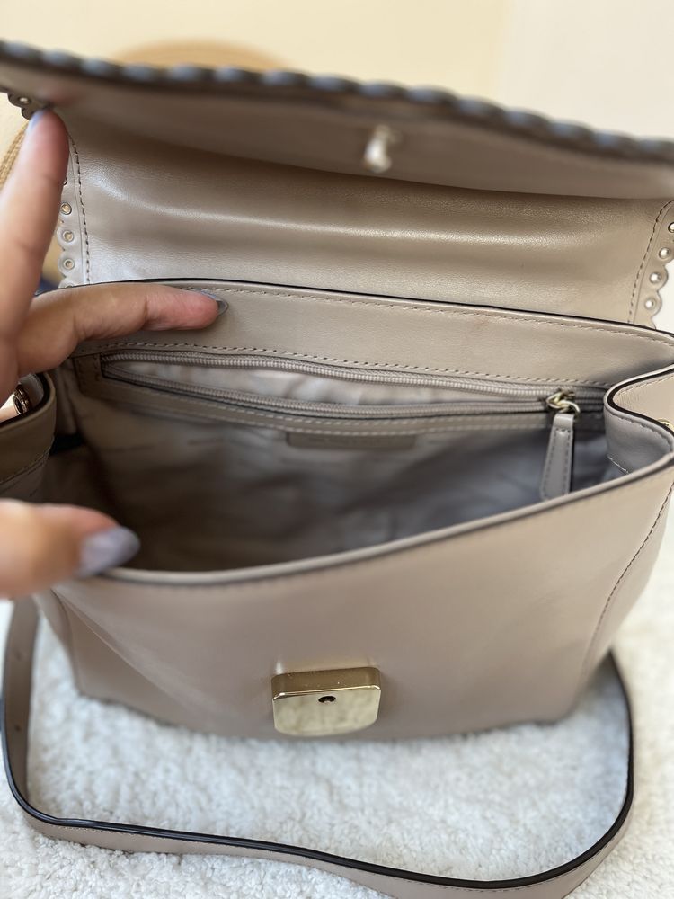 Guess Liu jo Michael kors чанта модел Ava от естествена кожа