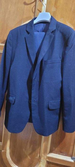 Костюм школьный на 10-12 лет