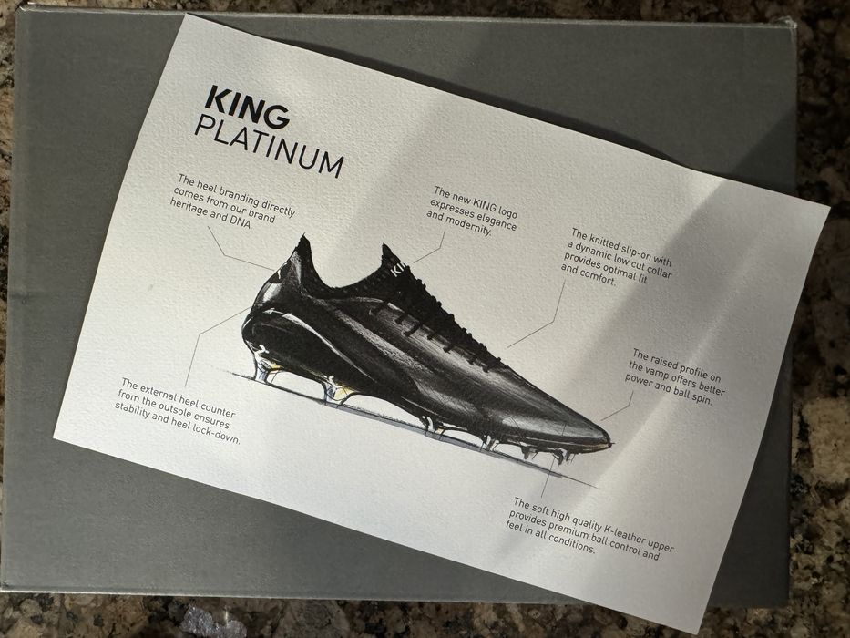 Детски футболни бутонки PUMA KING Platinum  39