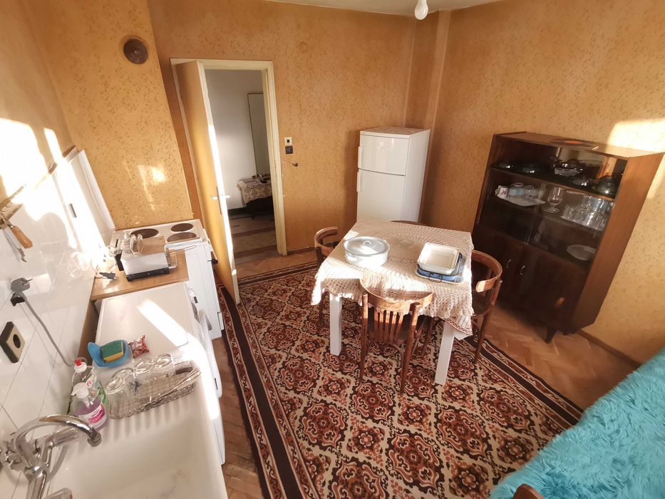 Дава се под наем Тристаен апартамент в Бургас, Лазур - 90 кв.м за 204 € - Снимка #5