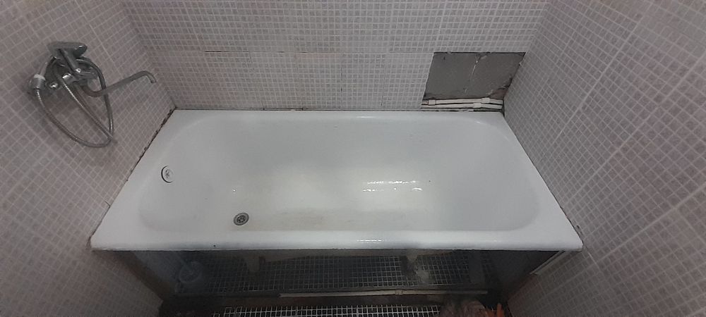 Продается чугунная ванная