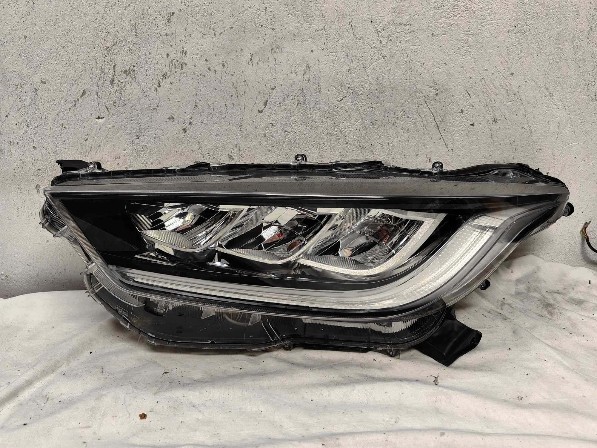 Оригинален фар Тойота Ярис  Toyota Yaris Full Led 2020