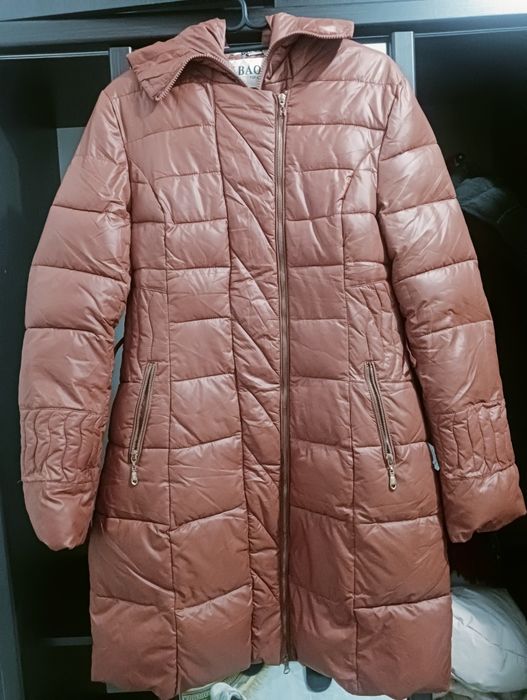Продам женский пуховик ,и демисезонную куртку