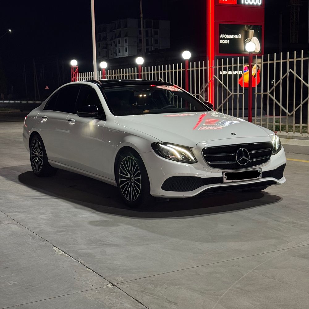 Mercedes W 213 e 200