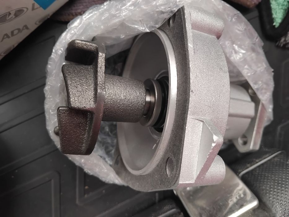 Помпа от жигули 2106