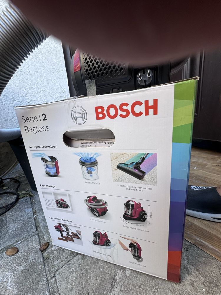 Прахосмукачка BOSCH 700 W