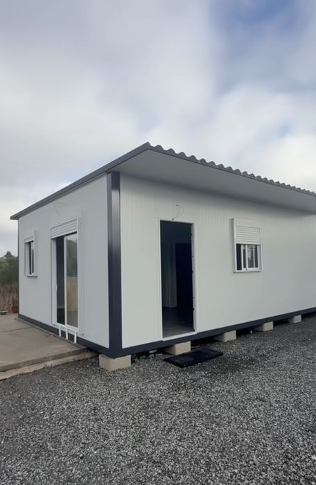 Vindem containere tip căsuța