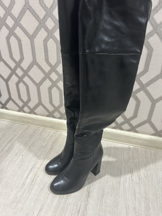 Продам красивые высокие сапоги  фирмы BuTiGo