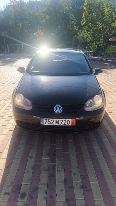 # Продавам голф 5 1.6 FSI 115кс. бензин  НОВ ВНОС; черен металик  golf