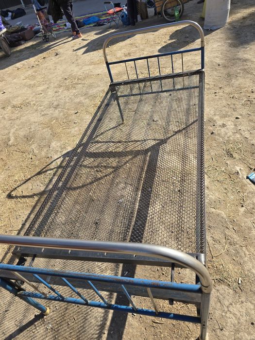 железный кровать