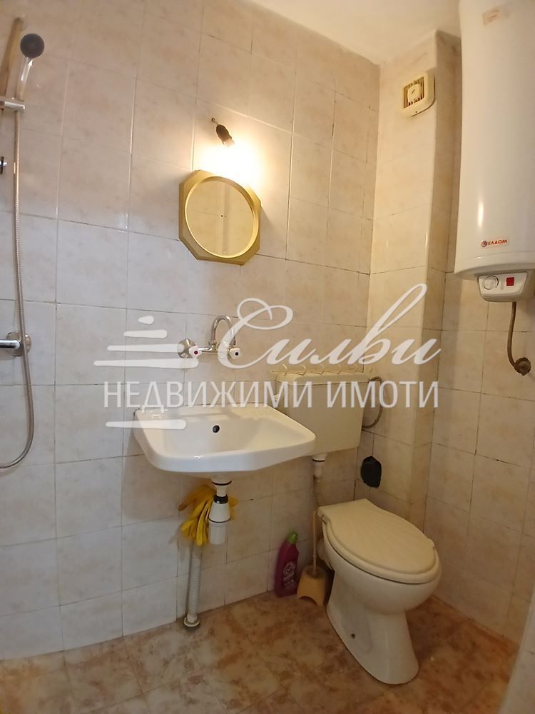Дава се под наем Едностаен апартамент в Шумен, Център - 33 кв.м за 153 € - Снимка #7
