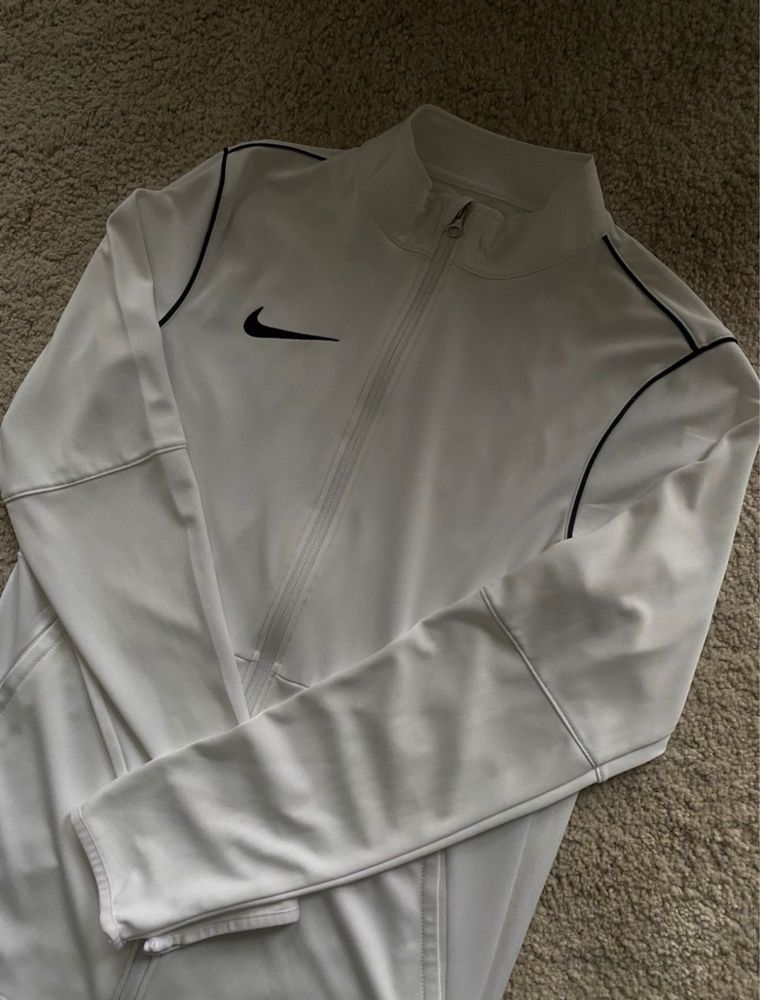 Nike горнище М размер