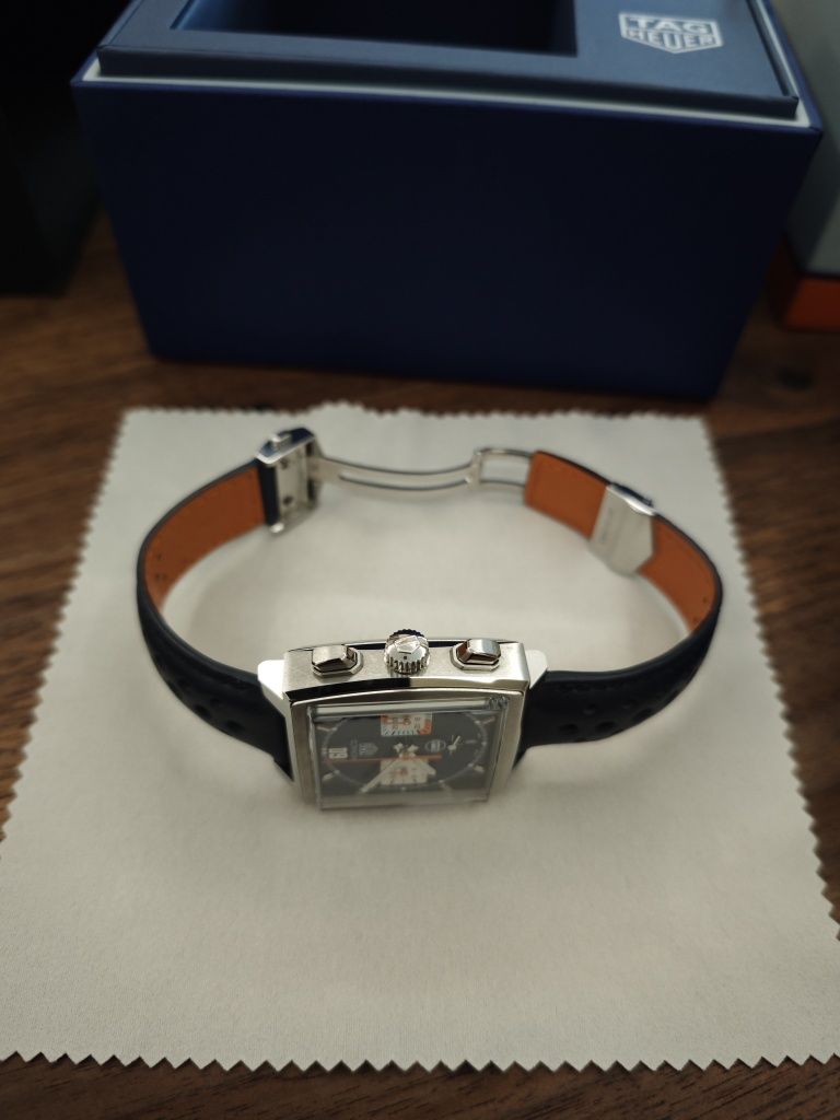 TAG HEUER MONACO HEUER 02 Gulf Special Edition