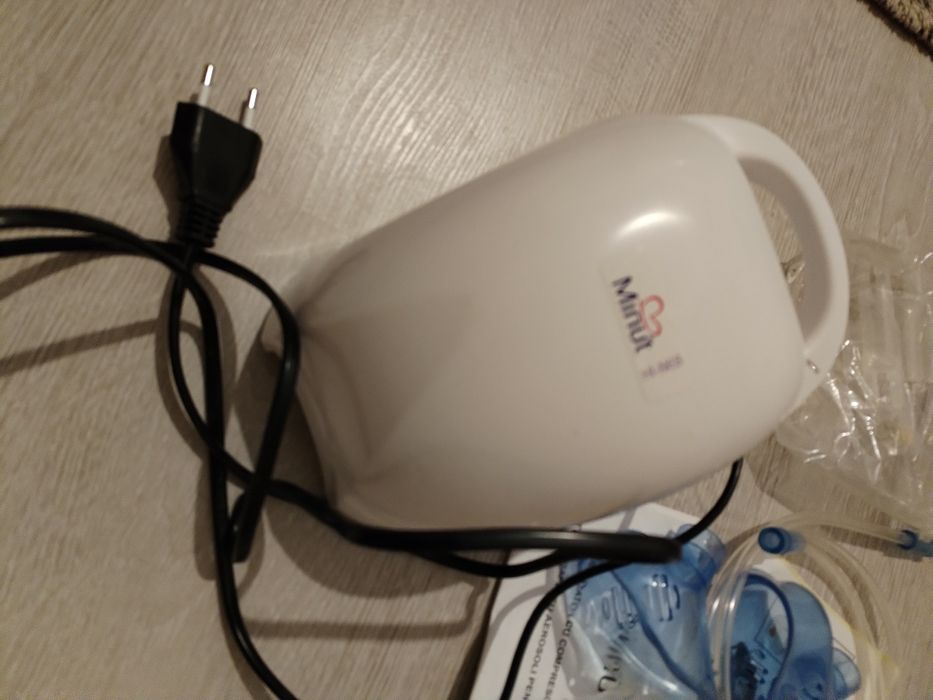 Nebulizator cu compresor pentru aerosoli Minut
