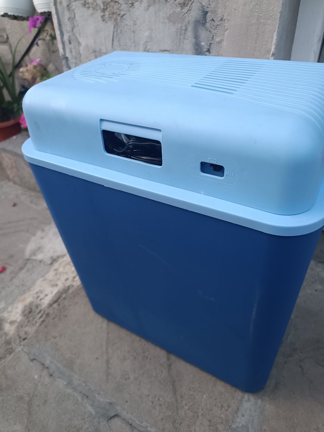 Хладилна кутия  на 12v