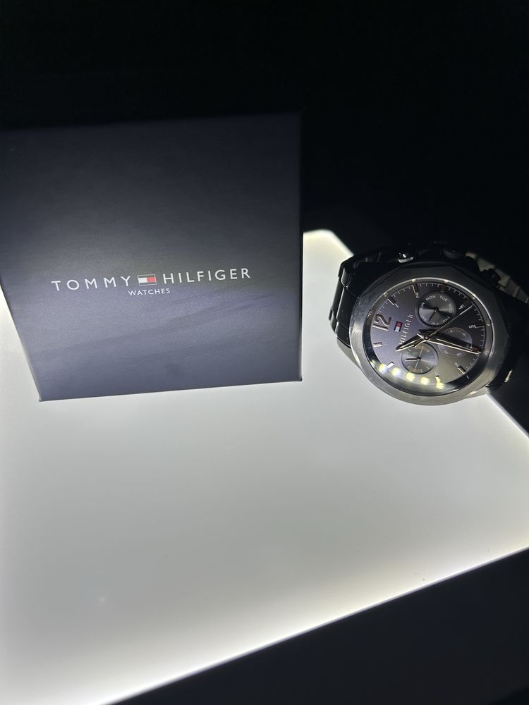 Tommy Hilfiger Часовник 1792061