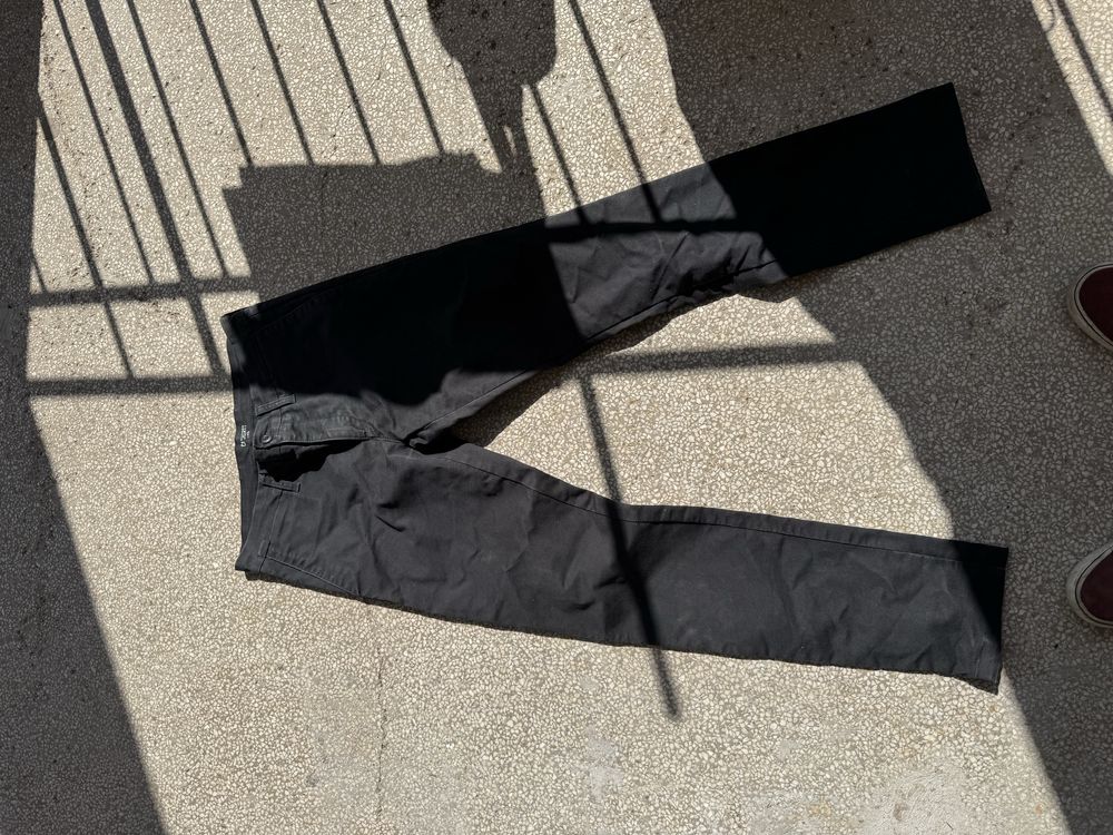Продавам черни дънки Carhartt WIP – размер 31х34