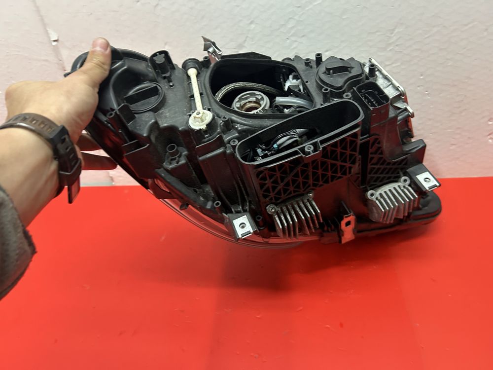 Far faruri bmw F10 F11 seria 5 LCI bi xenon adaptiv stanga 2013-2016