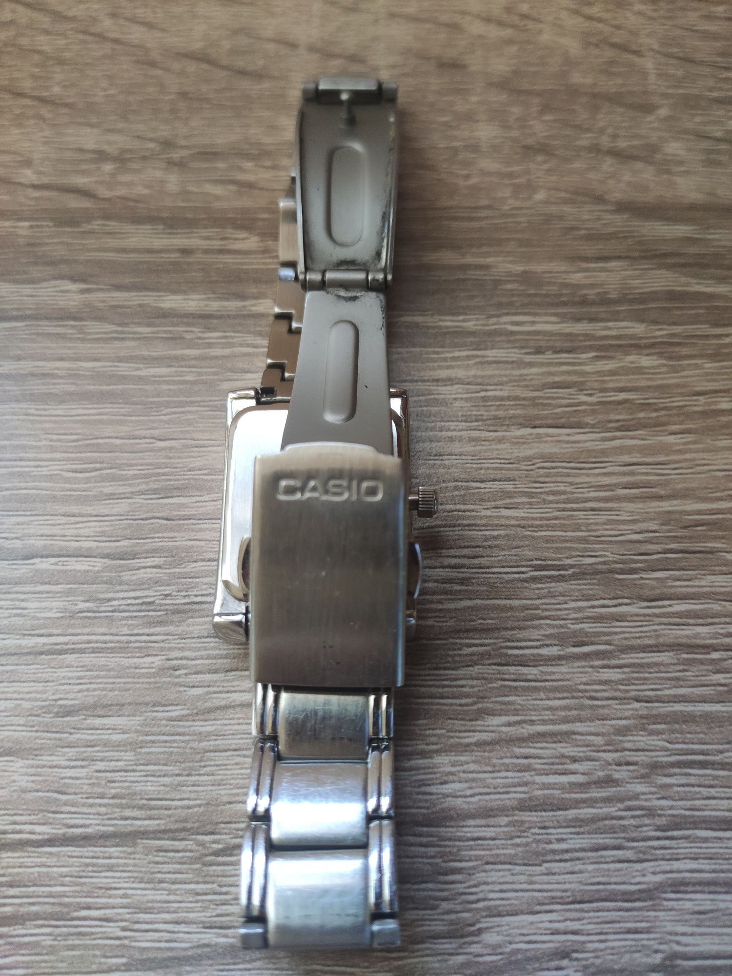 casio beside 100