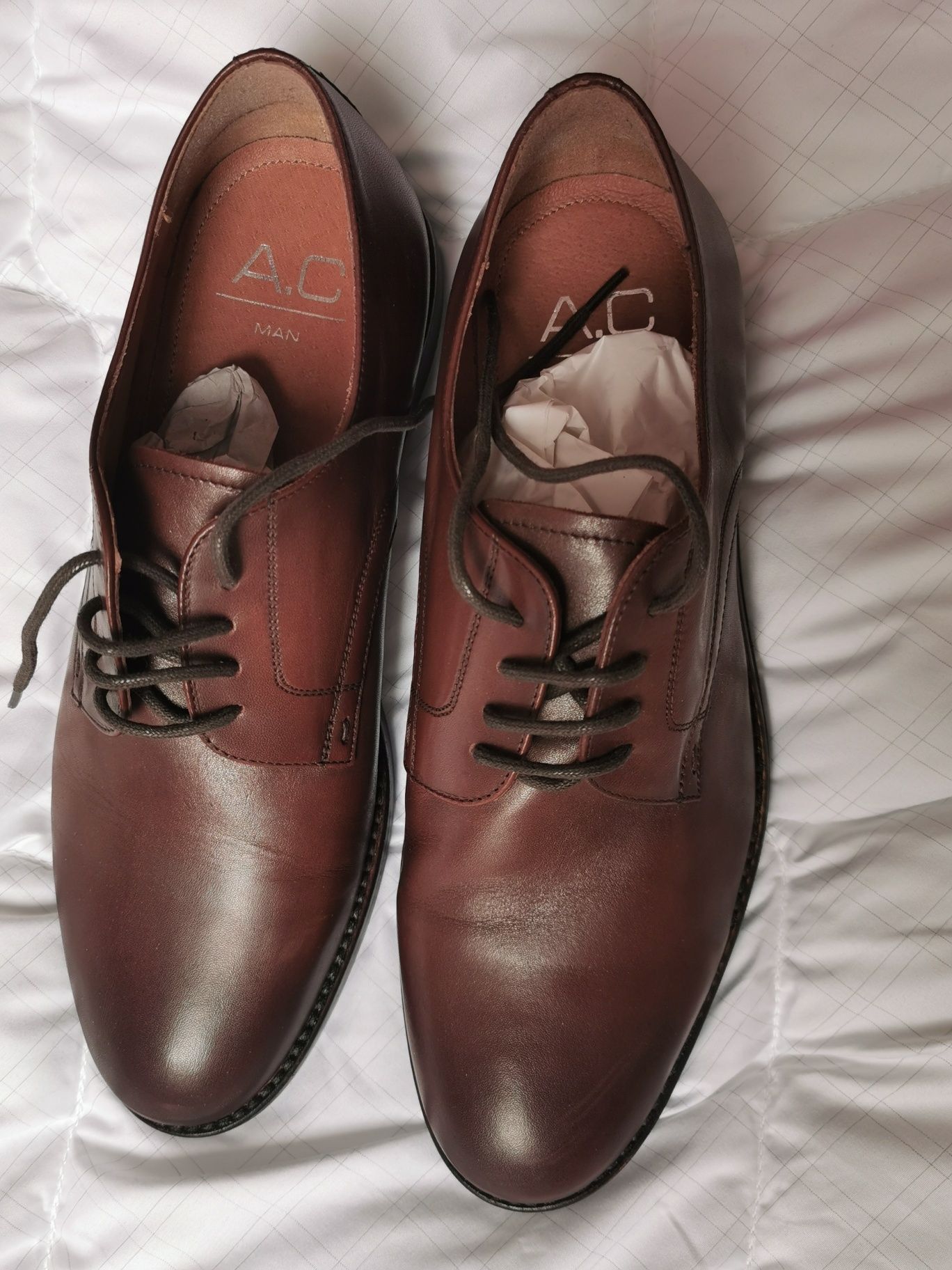 Pantofi din piele naturală