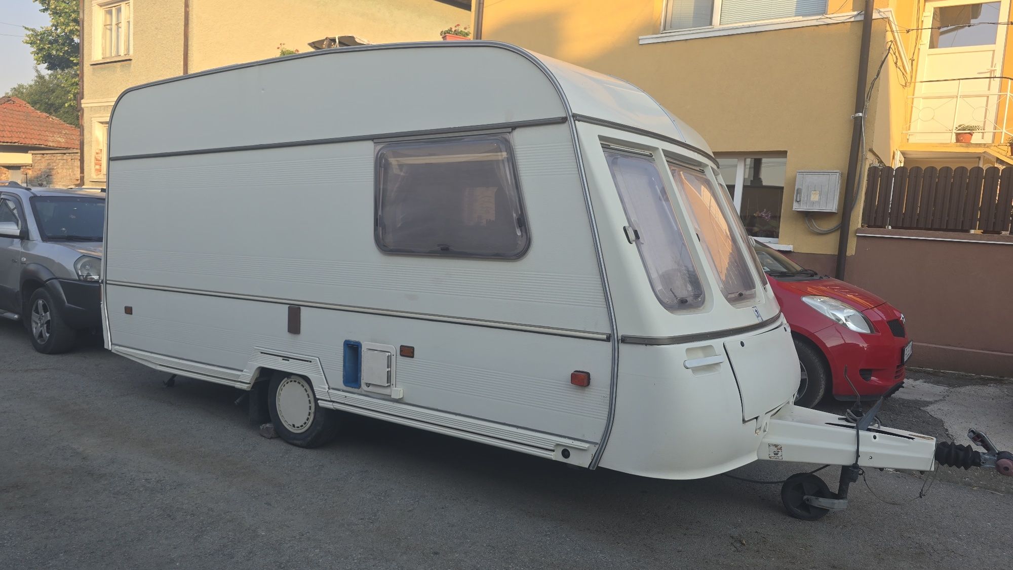 Едноосова Каравана swift 2000 година