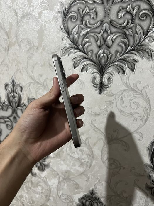 Iphone 15 pro natural titanium