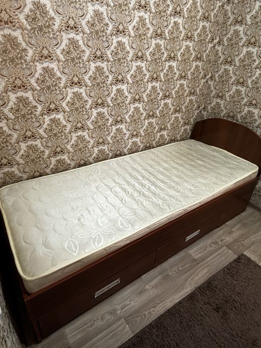 Продам 2 кровати,односпальные