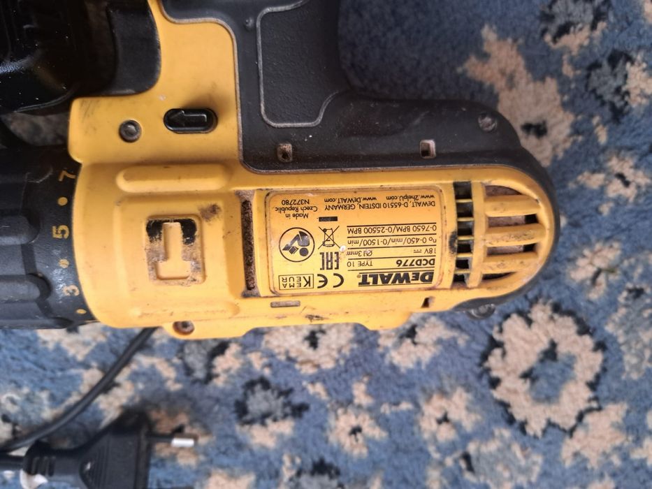 Încărcătoare și baterii scule electrce