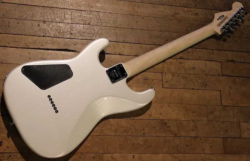 Charvel Pro-Mod San Dimas Style 1 HSS HT M Platinum Pearl