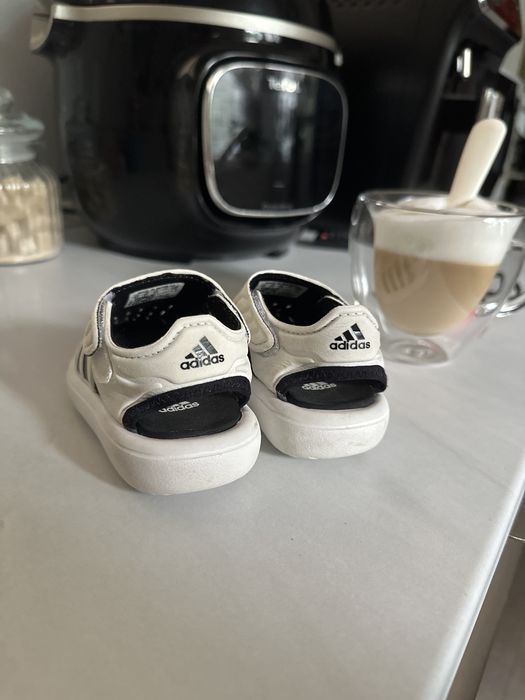 Sandale Adidas marimea 20