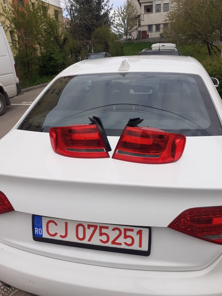 Vând stopuri Audi A4 b8